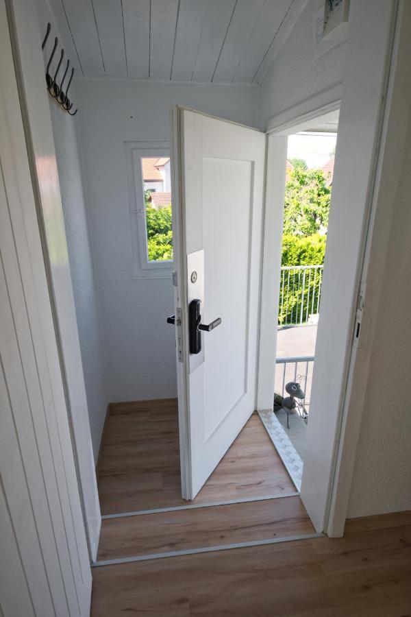 Lake Getaway Apartment With Private Entrance, Right On The Lake Constance Cycle Path, Barbecue Area, Free Wifi, Netflix And Free Bikes Salmsach Ngoại thất bức ảnh